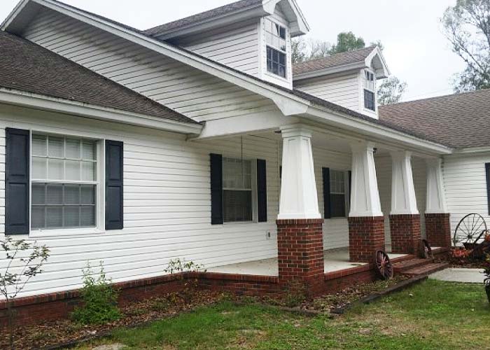 Siding - Soffits Pressure Washing and Soft Washing